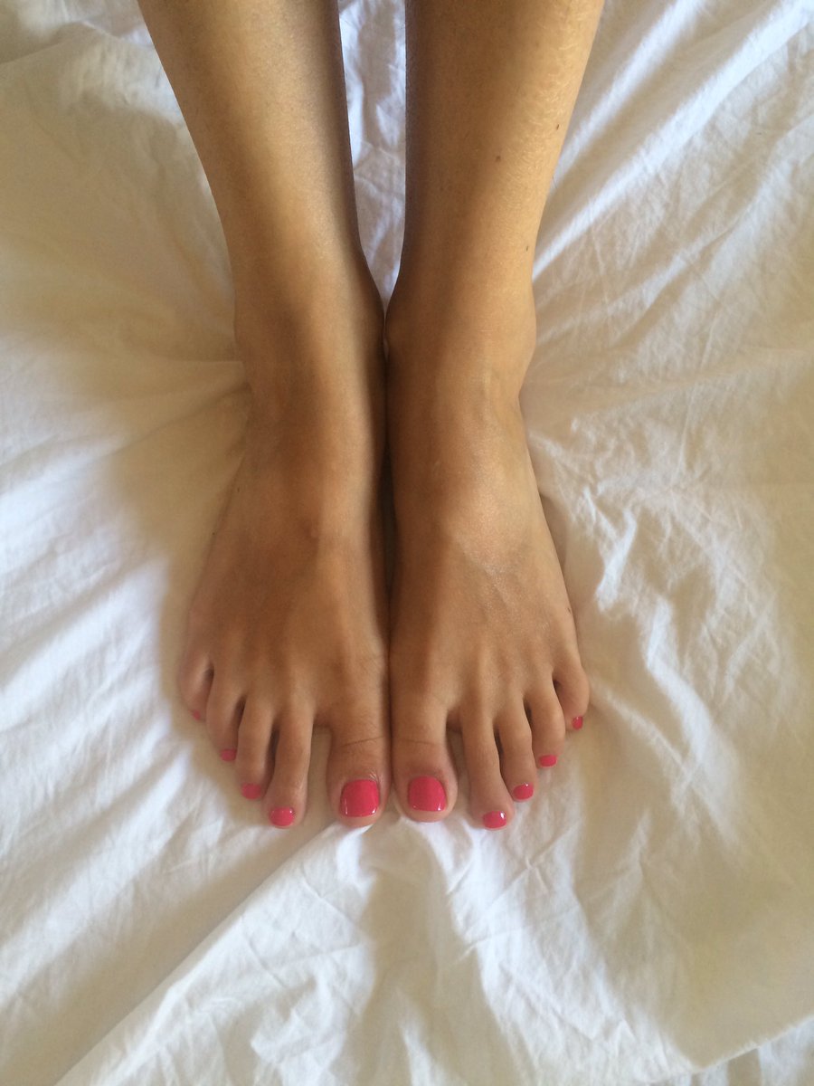 parisnailsbar's tweet photo. 👣Bientôt les vacances,faîtes-vs 1 beauté des pieds spa avec la couleur "Gps I Love You" California Dreaming #opi ☀️Dispo ds ts nos instituts https://t.co/pH1n6U5fMF