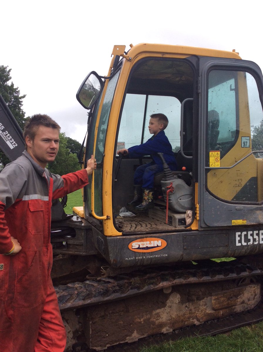 mvfsweb's tweet photo. Some members of Class 1 have helped bring the digger ready for some groundworks on the farm 🚜 #johndeere #farmschool #Countryside https://t.co/crHcfW0E8s