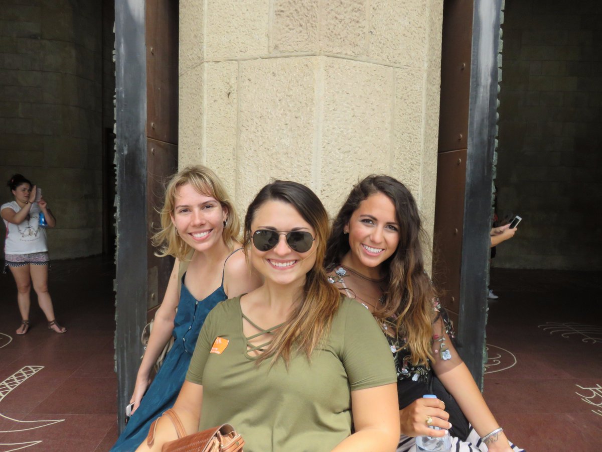 Here we are, just casually hanging out at Gaudi's masterpiece, La Sagrada Familia #SJMCBarcelonaMadrid #SJMCStudyAbroad 🇪🇸