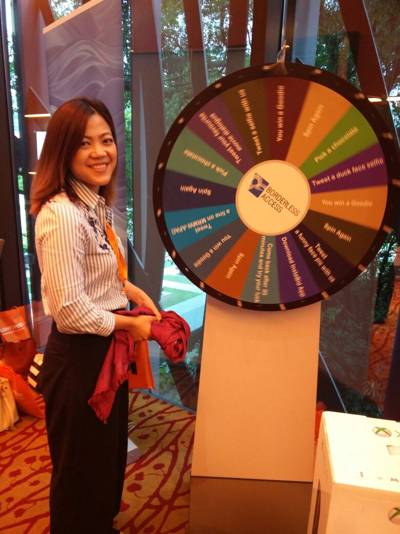 BorderlessXs's tweet photo. Thank you Nuntaporn Tangcharoensiri(TMB Bank) for your time at our booth. It's been a busy 1st day at the #MRMW Convention. #BAspintowin https://t.co/0yNNpP9byb