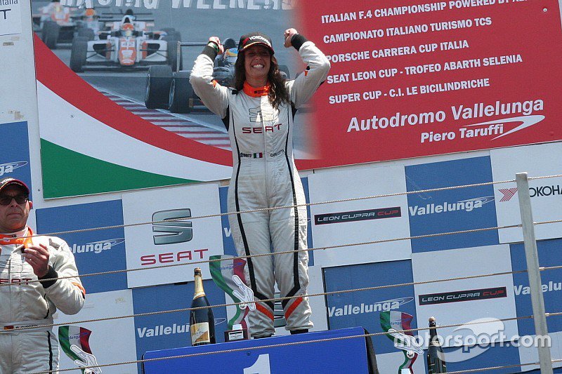Su <a href="/Motorsport_IT/">Motorsport.com Italia</a> si parla della vittoria di <a href="/CarlottaFedeli/">Carlotta Fedeli</a> a <a href="/Vallelunga/">Autodromo Vallelunga</a> 👍❤️it.motorsport.com/seat-leon-cup/…