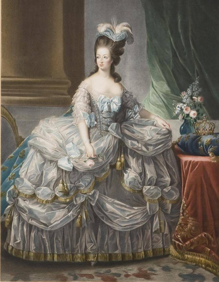 Maria Antonietta in grand panier di seta con corpetto e maniche in #merletto Valenciennes, litografia #CapraiCollection #artemoda2017 #lace