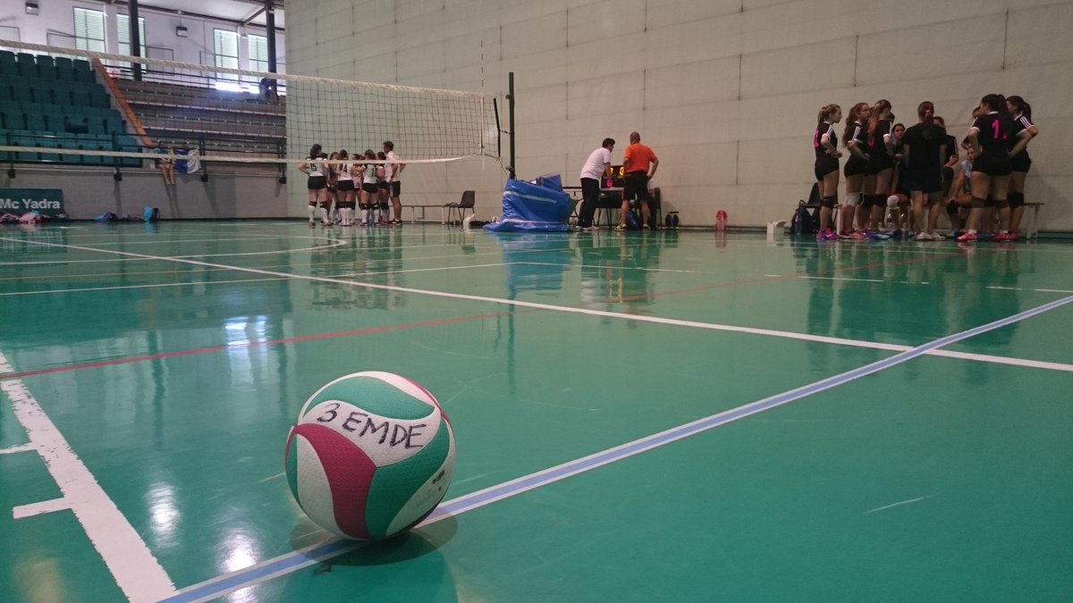 pdelcorral's tweet photo. #JuegosEMDE17 🇪🇸🏐 Ya tenemos finalistas que cerrarán el torneo mañana a las 9h. Se enfrentan @ClaretLasPalmas "A" a @ClaretLasPalmas "B" https://t.co/NTZdDbQMKf
