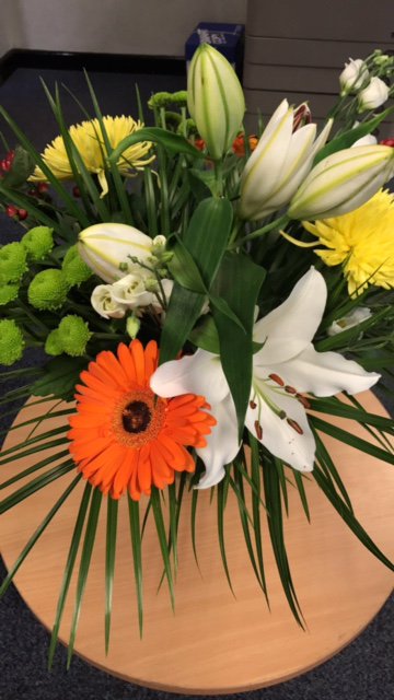 MPSNewham's tweet photo. A wonderful and kind gesture from the #NewhamCommunity that has brightened up the officers day #smallactsofkindness .Thank you is not enough https://t.co/b5j36MIcbT
