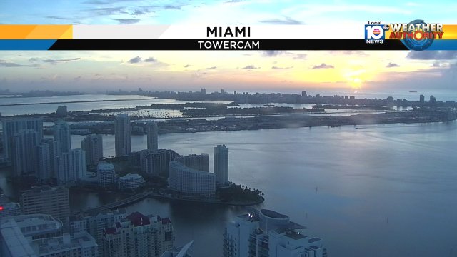 Beautiful shot of the sunrise over Miami. Hello Wednesday! https://t.co/4IgX2M1C03