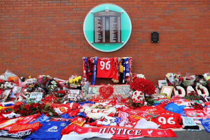 BuzzFeedUK's tweet photo. BREAKING: Six people charged with criminal offences over 1989 #Hillsborough disaster, in which 96 football fans died
https://t.co/Dd9iYJ2Pcd https://t.co/5LNZBHfw0a