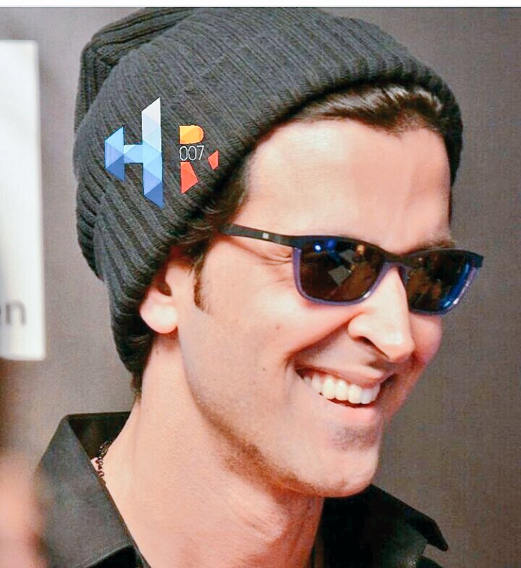 HRFCiNDiA's tweet photo. Perfect  👌 #HrithikRoshan at his best. 😀✌️😁 https://t.co/3B9UMs7cOl