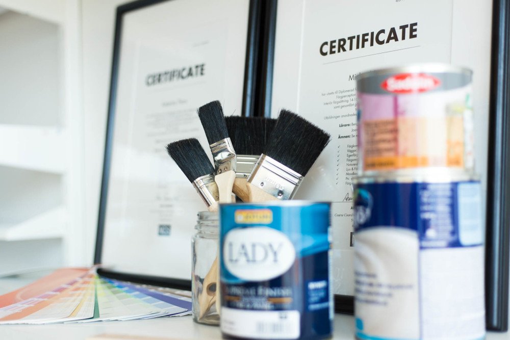 Fredells's tweet image. Fredells Byggvaruhus förstärker kundupplevelsen med två nya NCS-Diplomerade Färgrådgivare.  mynewsdesk.com/se/fredells/pr…