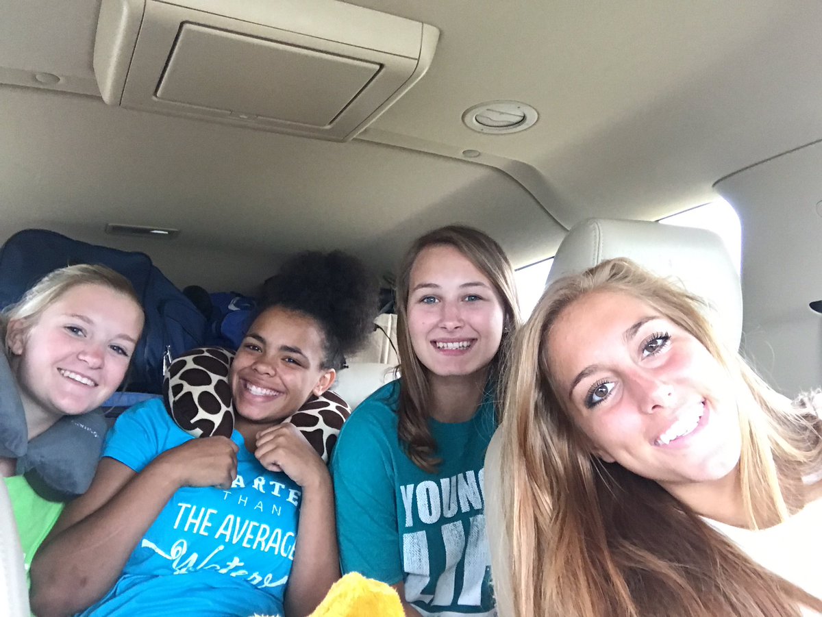 ESeals16's tweet photo. #travelingto @TFNsRun4Roses #TristateExpress https://t.co/fLho01lUCX