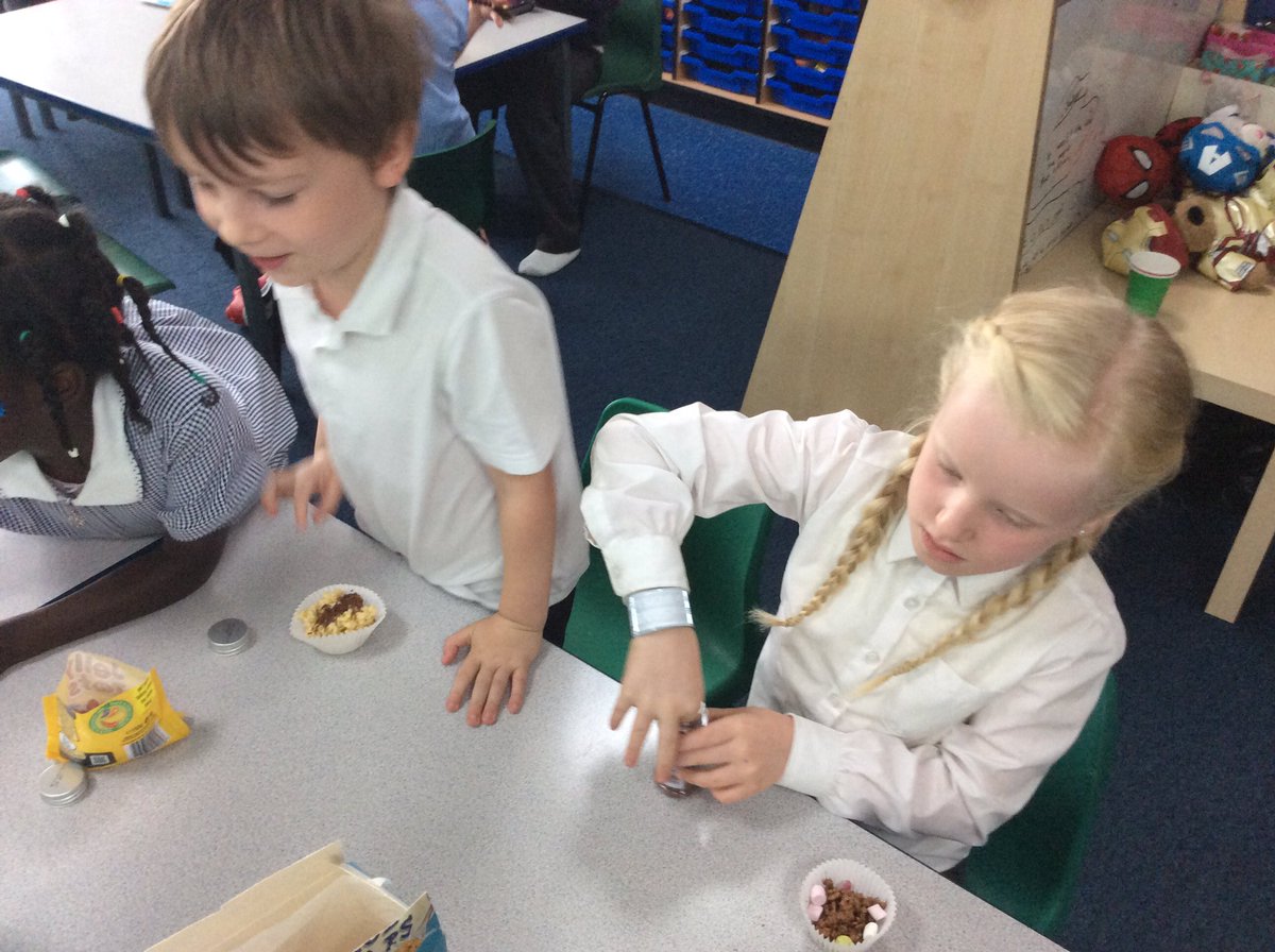 Y2SJWCPS's tweet photo. We made some delicious buns this morning and can't wait to eat them tomorrow #WCPSedu https://t.co/hhQUpOS7qK