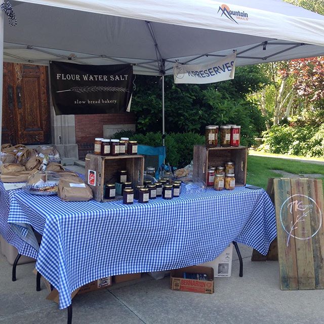 insideHamont's tweet image. Hey #hamont come and get your #goodies at #durandfarmersmarket till 7 #pickles #jams #bread #vegetables #soup #naturalcare #keepitlocal