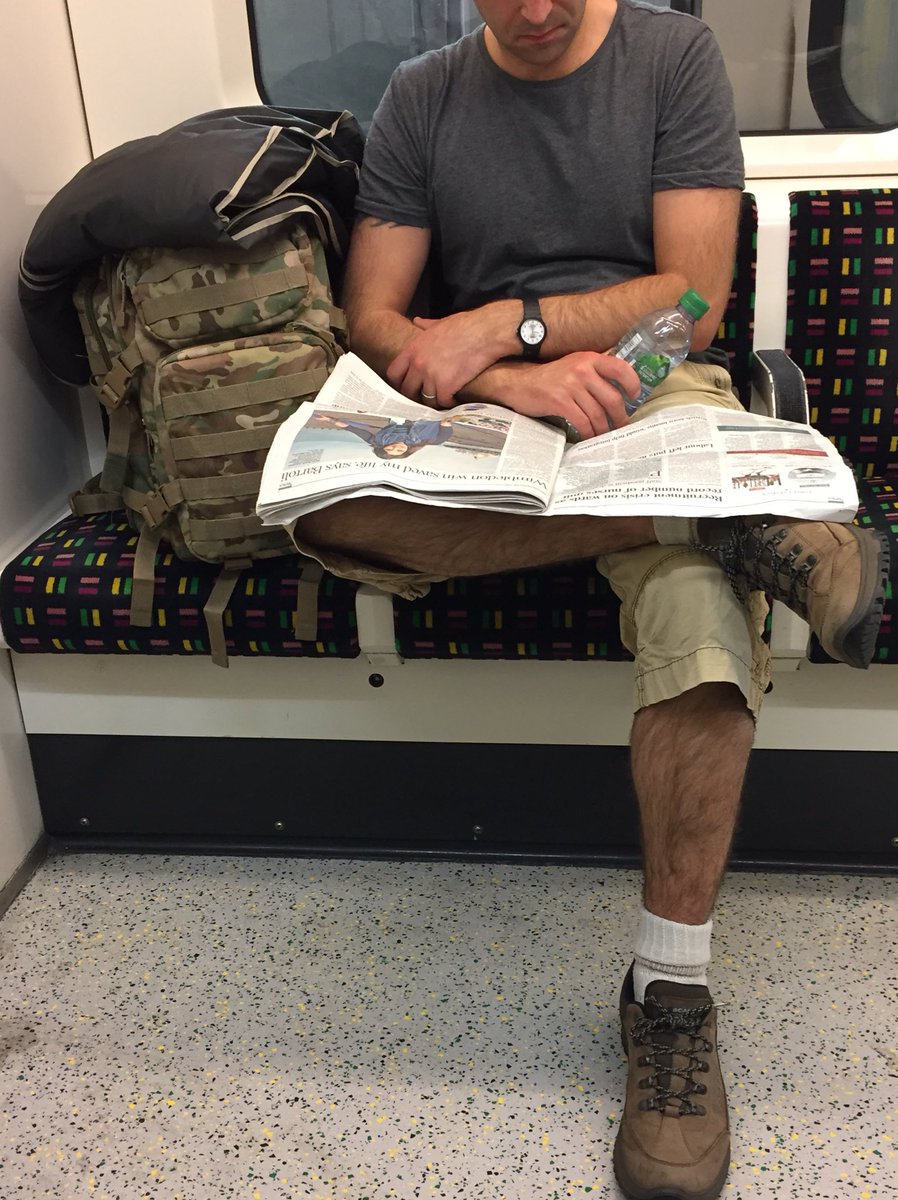 MrMickyDeegan's tweet photo. I love the fucking tube https://t.co/BTjx5mP38G