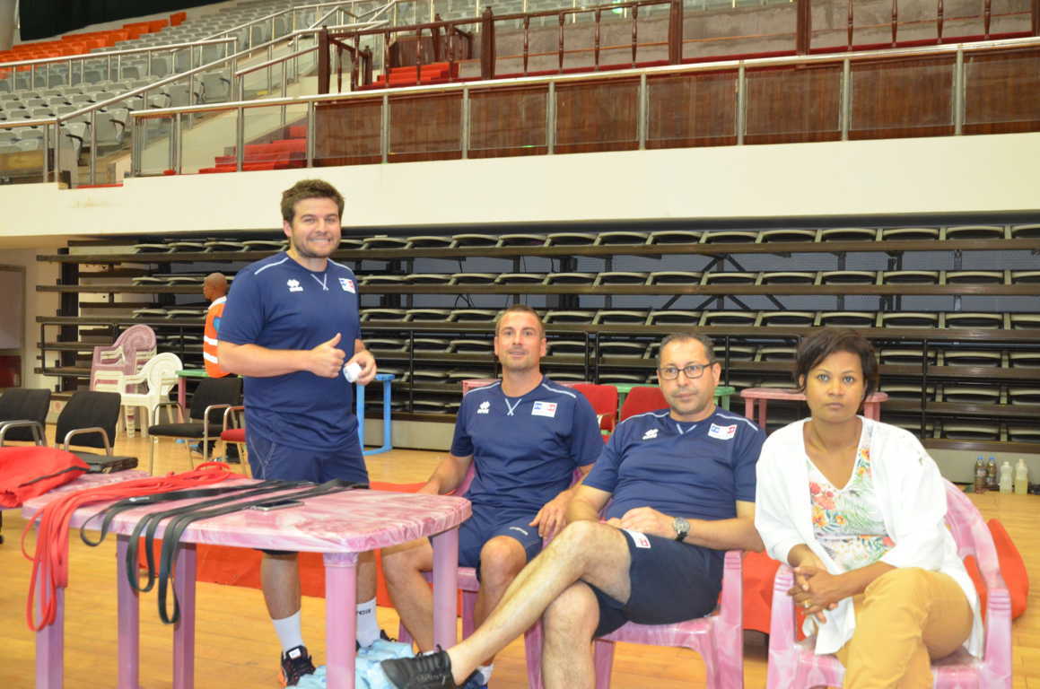 CMRFECAVOLLEY's tweet photo. Première séance d'entrainement de l'équipe de France au Palais de Sport de Yaoundé. 

@FIVBVolleyball @FIVBGrandPrix @CAVBPress @FFvolley https://t.co/7LCH8UmL5x