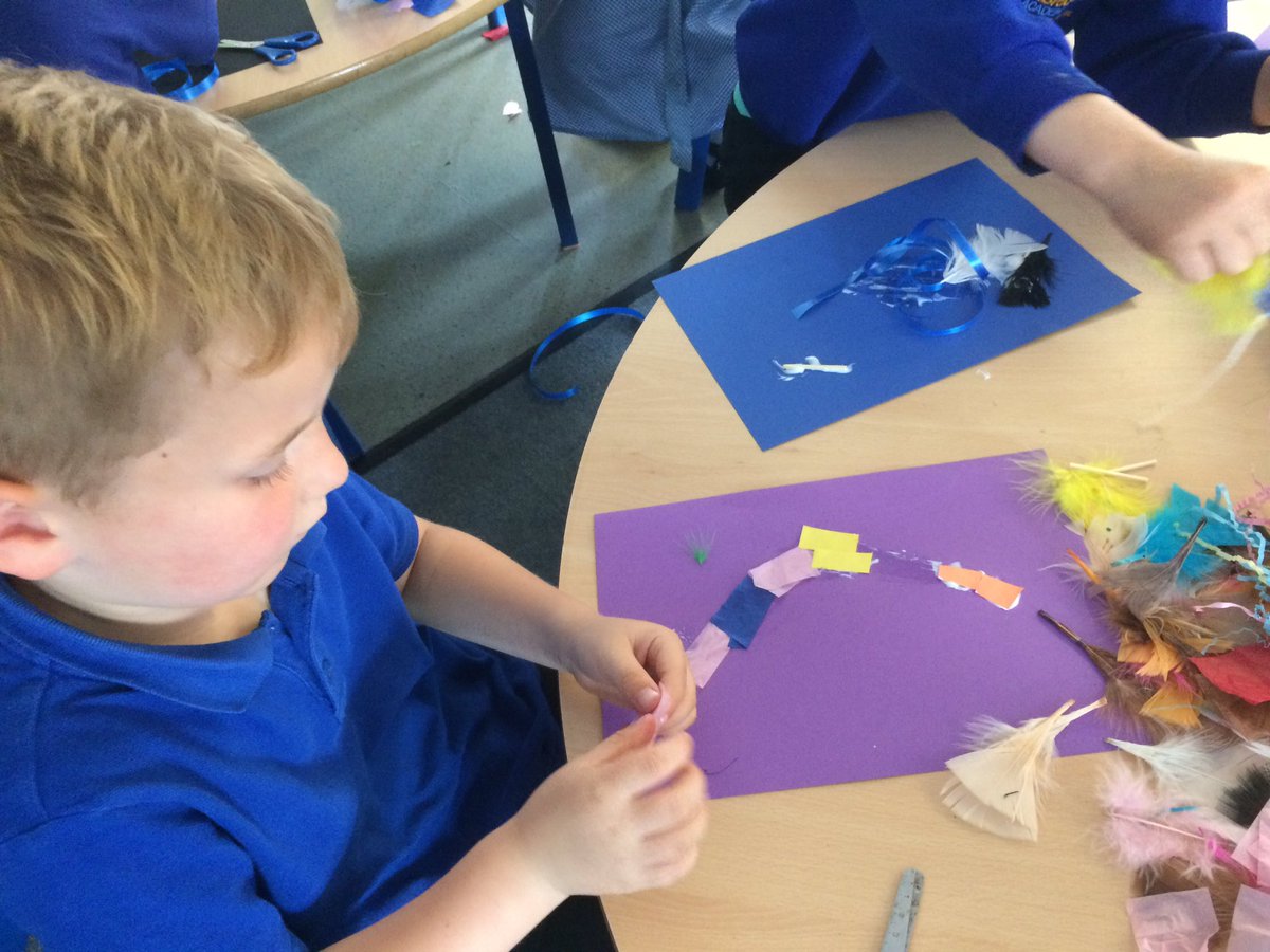 oakclass_2016's tweet photo. For our topic work we have been creating 'bird nest' collages. #underconstruction #animalbuildings https://t.co/qufyKokyZT