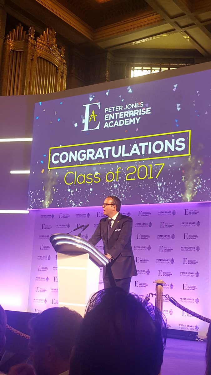 68Rina's tweet photo. Another fantastic #PJEAgrad. Well done all students on their awards from @PJEA_org. It was a pleasure to see @TheDukeOfYork .#inspiration https://t.co/fd4ICd4Tb3
