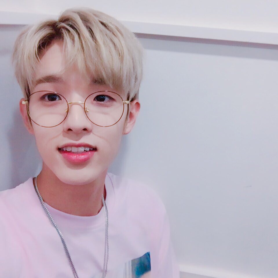 eaJPark's tweet photo. #mydayselcaday #ShuttupIBiasMyself https://t.co/UyUALGv7th