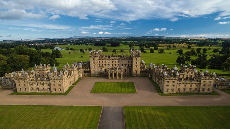 BorderIceRink's tweet photo. What's on this Wend; Thurs - @BBC_ARoadshow at @FloorsCastle, Sat - #Scocha play Earlston Civic Week, Sun - @EildonRamblers Yarrowford Walk https://t.co/dU2T8nk5Vj