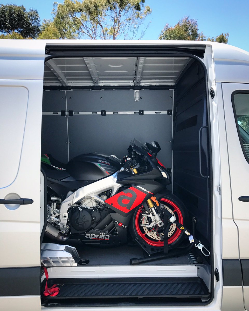 fatrickplynn's tweet photo. Locked and loaded.
Next stop, Laguna Seca 🤘

#aprilia | #rsv4 | #trackslayer https://t.co/bYemXSKPtE
