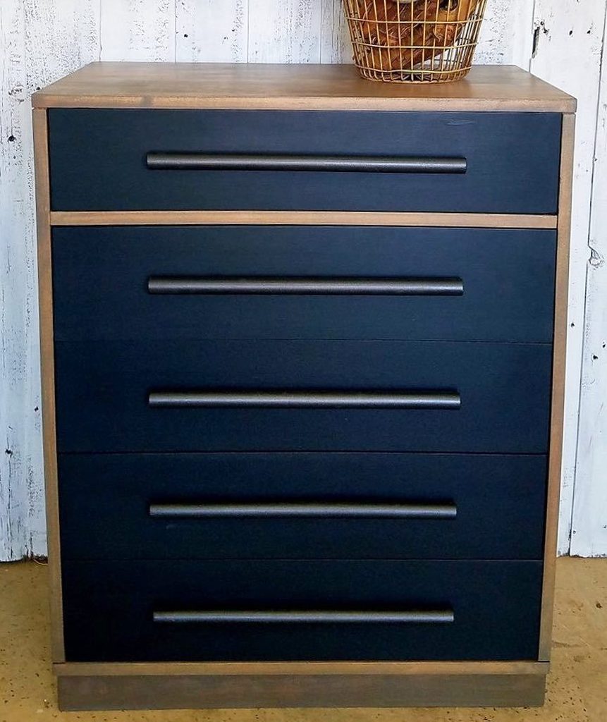 CarverJunkCo's tweet photo. Fresh delivery! This #rusticindustrial dresser just got dropped at the #Minneapolis store! #cjcmpls #shopmpls #sou… https://t.co/YGsF4OgaX3 https://t.co/atbyob3XhH
