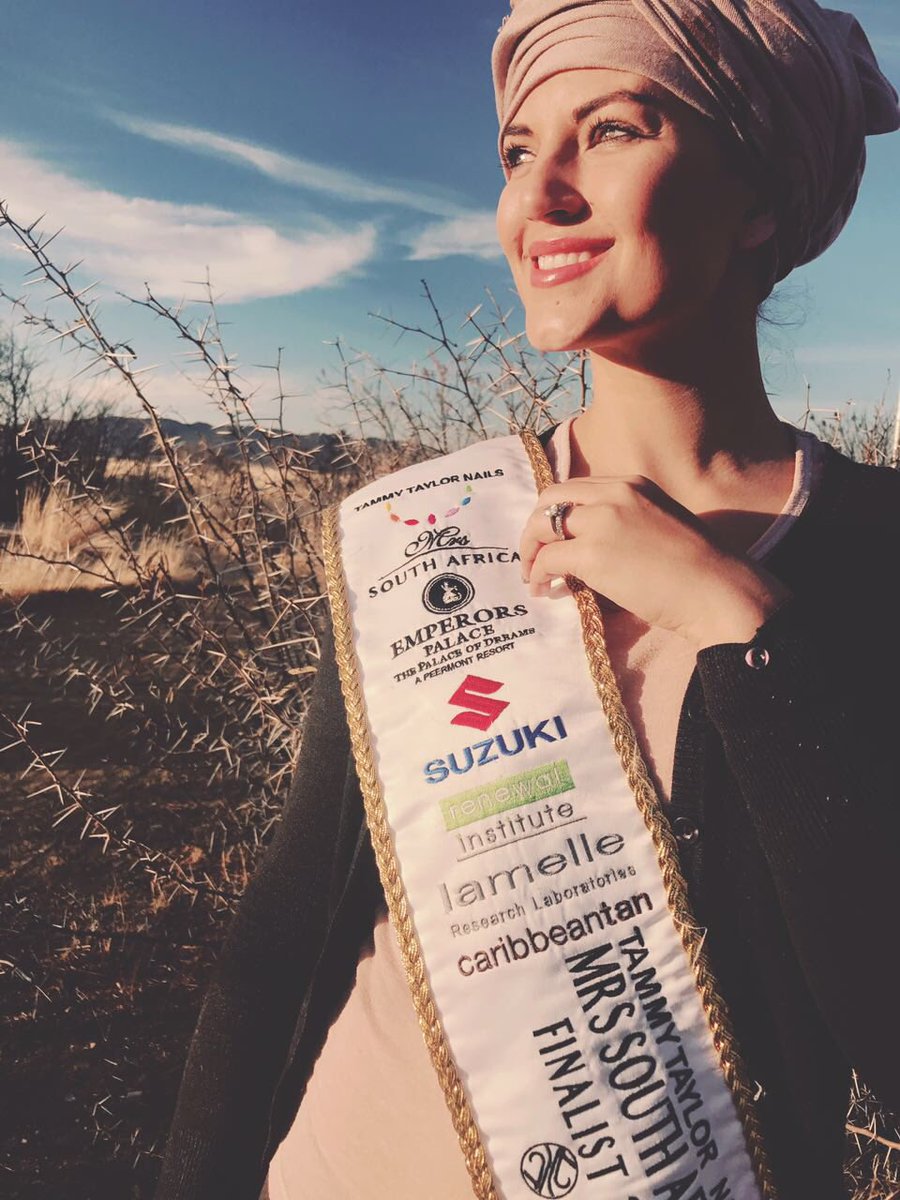 DuJurandi's tweet photo. Give a little bit of your love to me. Blessed day at the Oranjekrag skool Gariepdam✨Love my @ContempoRetail scarf/doek @TammyTaylor @MrsSA https://t.co/6SYDMqPu3F
