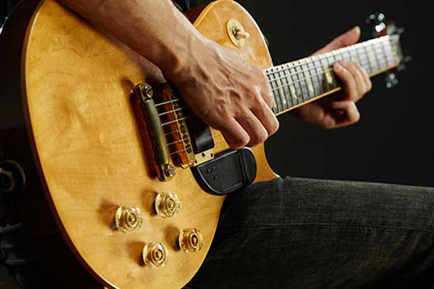 GuitarWorld's tweet photo. REVPAD REVIEW: @PaulRiario Demos the New @gtcsound Innovations Revpad — Opinions? https://t.co/tREx0bXX6D #revpad https://t.co/0ln41OIziu
