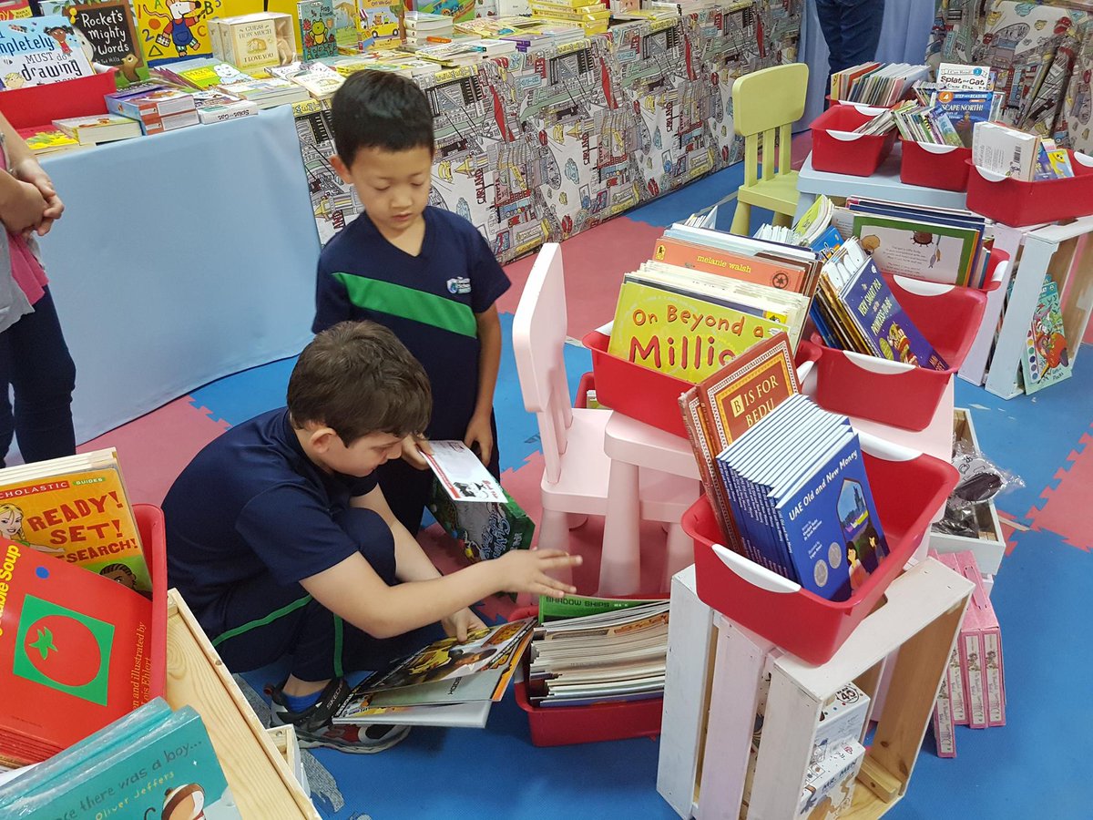 ischoolscons's tweet photo. What's on your summer reading list? #iSCteaching #readersareleaders https://t.co/ZyvQtT82Tt