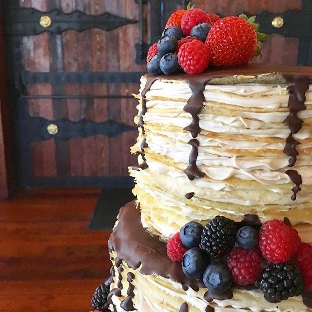 WadleyFarms's tweet photo. @themightybaker created this amazing, show-stopper of a crepe cake. Each layer has 20 crepes! Mmmmhhhhhh 🤤
.
.
.
.… https://t.co/ksbJeViAXZ https://t.co/ECf4lrIcJ7