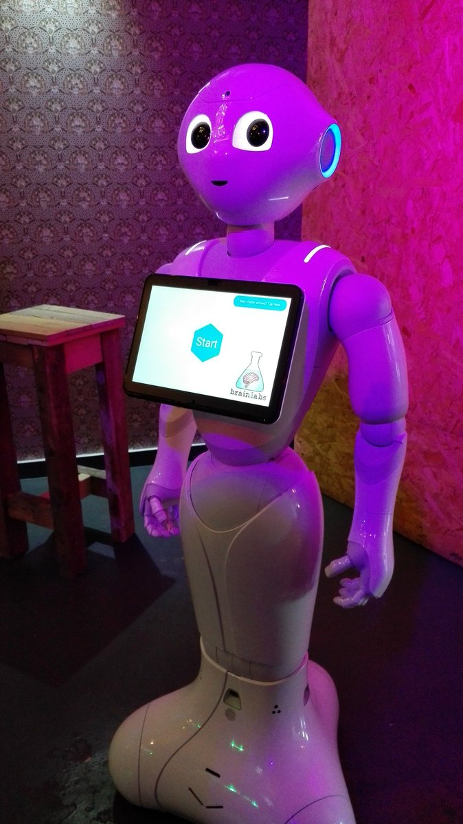 AGranadosEu's tweet photo. I liked your moves #pepperrobot from Softbank Robotics at #HackneyHouse https://t.co/yxVst16VUb