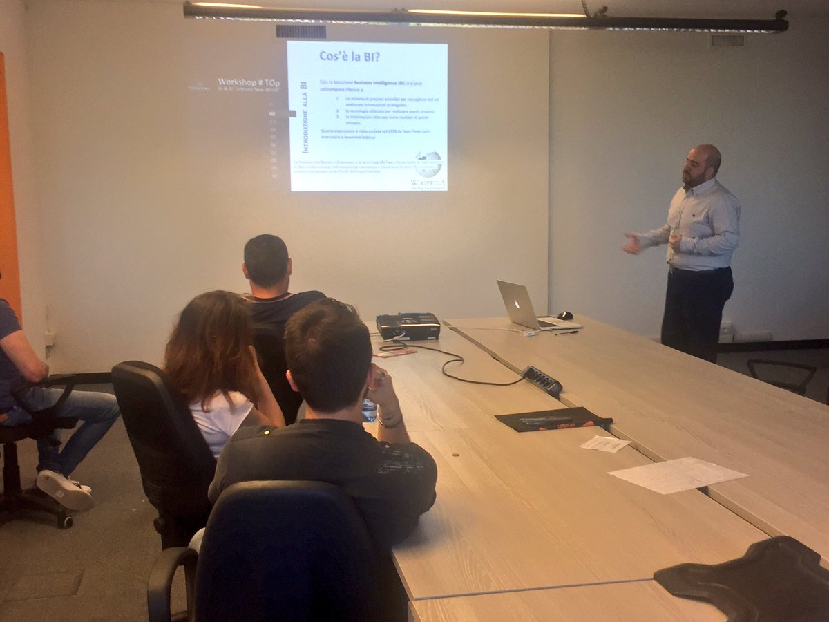 ThinkOpenSpA's tweet photo. #TOPWorkshop BI &amp; AI: Giuseppe ci spiega cos'è la BI #workshop #businessintelligence #ArtificialIntelligence https://t.co/HY3FKpTO4t