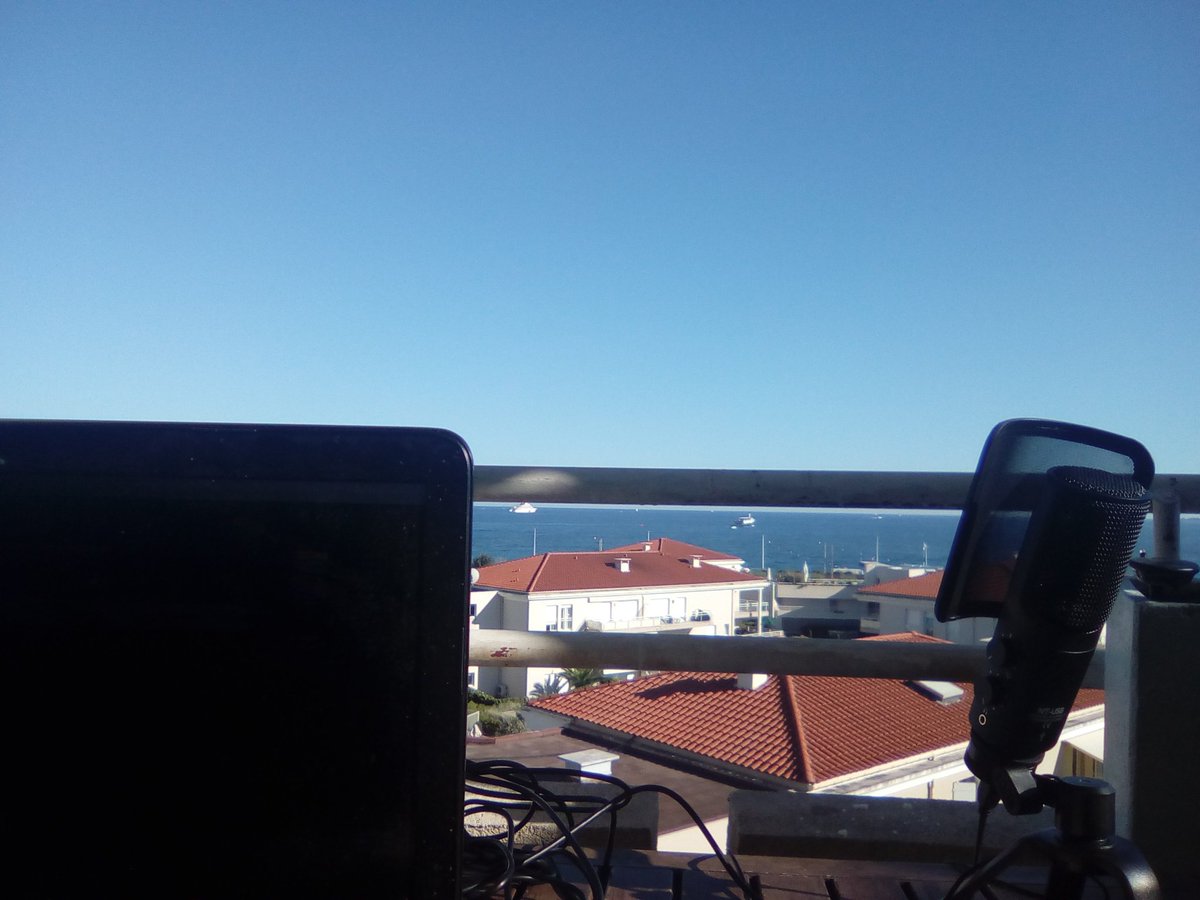 dubbytek's tweet photo. On est pas bien la #dubwise #pacarules #dubby #balcon https://t.co/DDi3R6c31i