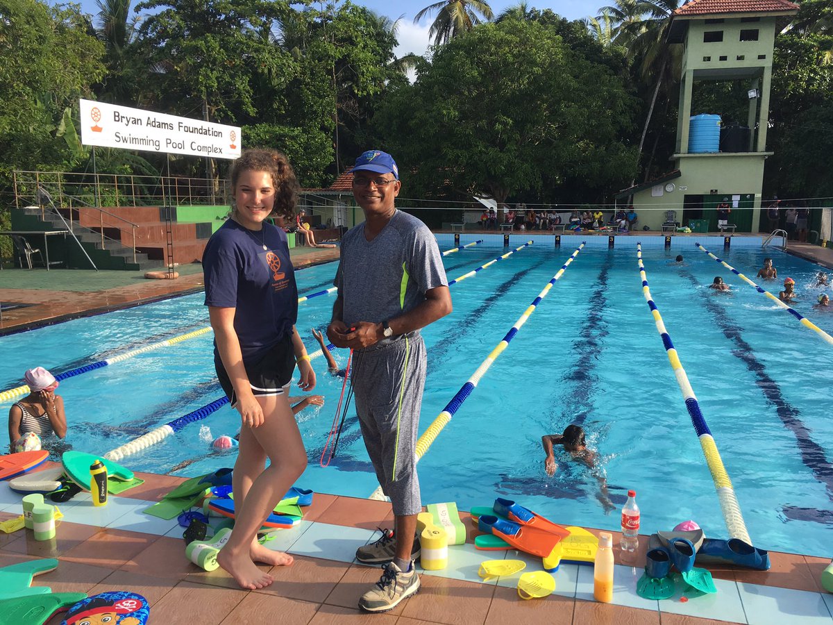 Helping with the sports activities #tuespm <a href="/FOGoodness/">Foundation of Goodness</a> <a href="/richuish/">Richard Huish College</a> <a href="/KushilFOG/">Kushil Gunasekera</a> #RHCsrilanka2017