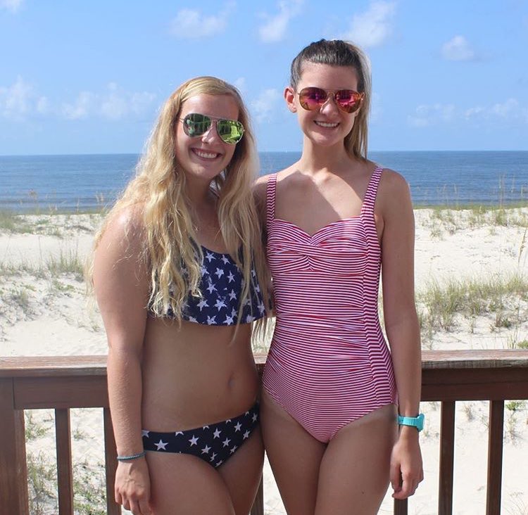memphisalphagam's tweet photo. Staying cool in Red, White, &amp; Blue! 💙❤️ #AlphaGammaDelta #AlphaGamSummer https://t.co/lDwzTRF0s5