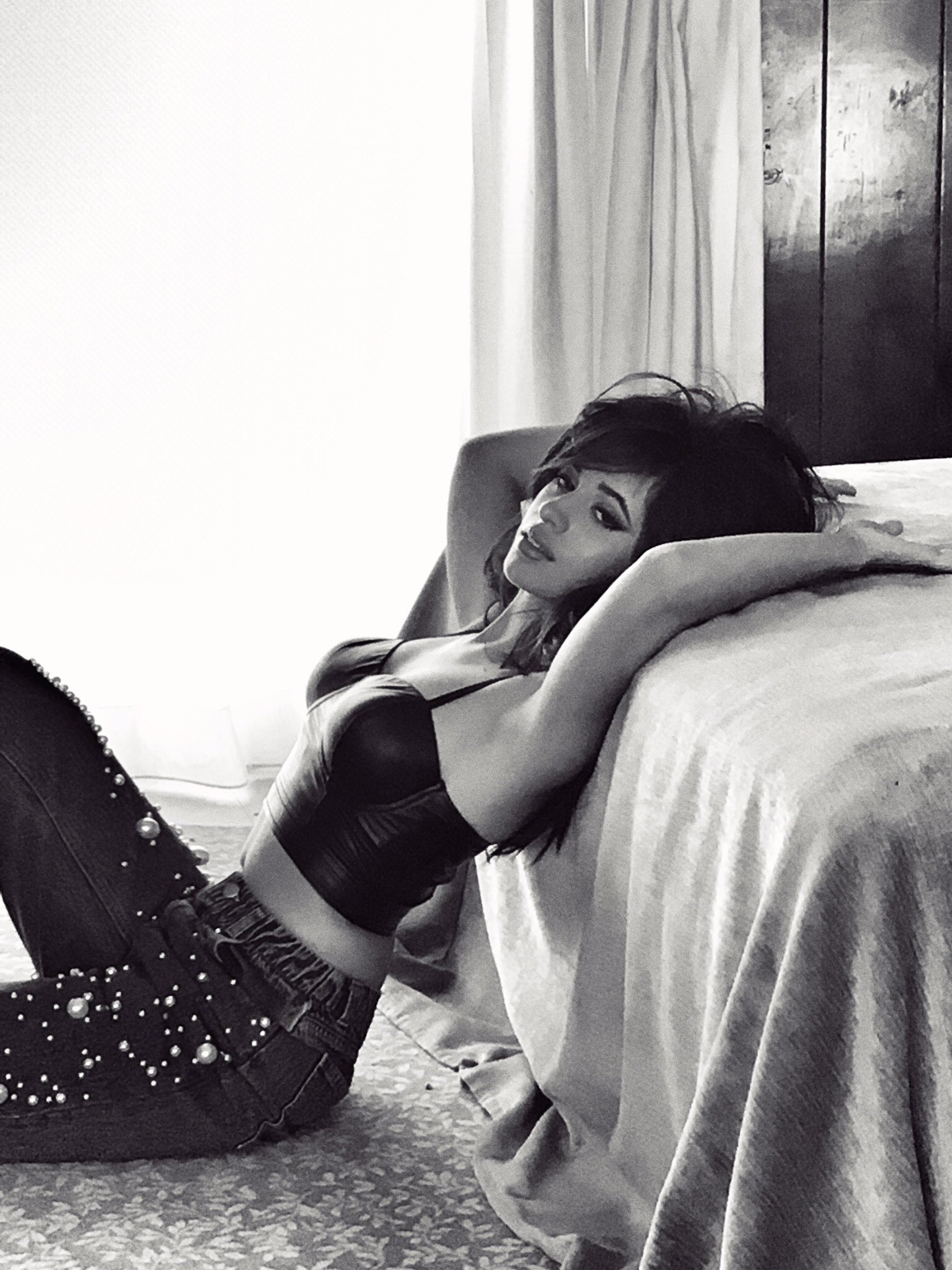 camila on Twitter: "behind the scenes of @GUESS https://t.co/mwxxJDO8AV