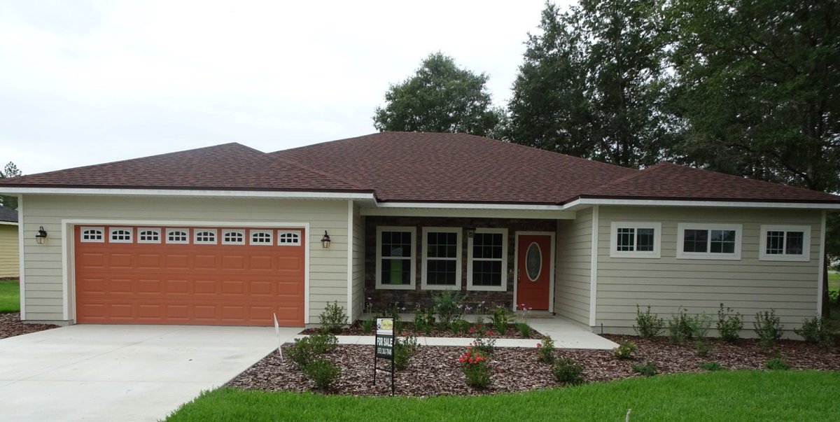 BaileyEstatesFL's tweet photo. Stunningly beautiful homes sell as well as new construction. Stop by https://t.co/Q9vvfj9WDm, luxury homes are within reach! #BuyBailey https://t.co/3S04D9kGNg