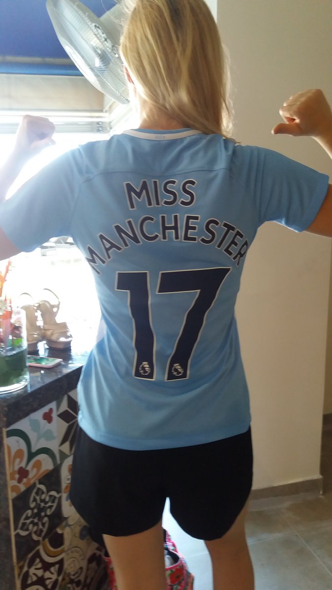 You can take the girl out of Manchester City but u can't take <a href="/ManCity/">Manchester City</a> out of the girl! <a href="/missenglandnews/">Miss England News</a> <a href="/MENnewsdesk/">Manchester News MEN</a> <a href="/ITNSriLanka/">ITN Sri Lanka</a> #teamzoe