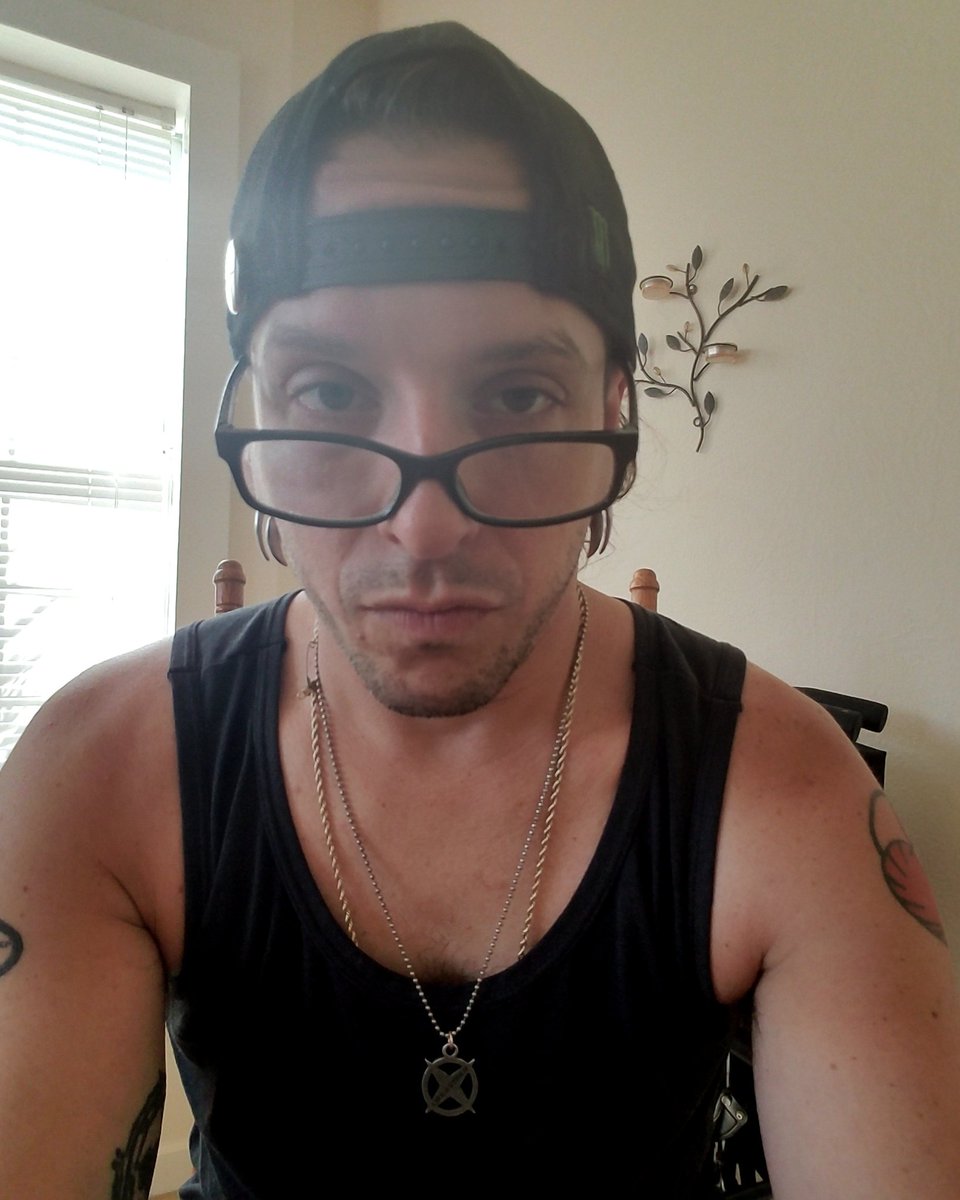 deckerdrummer's tweet photo. Librarian Decker is unimpressed. See you tonight, San Francisco! #StitchedUpHeart #HeartsInHell #Tour #SuckIt #BringTutus https://t.co/EECUC0aTOB