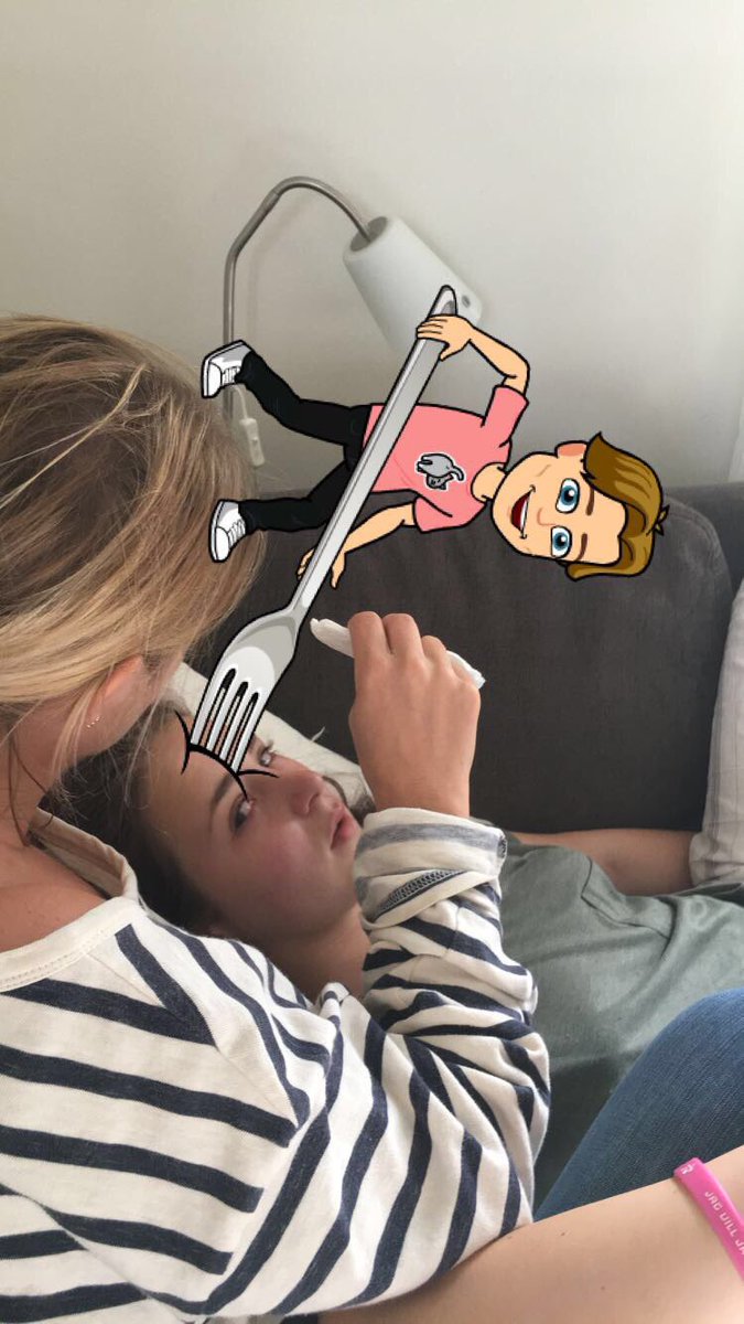 godzilllahead's tweet image. Saknar när min lillasyster kränkte mig vid middagsbordet