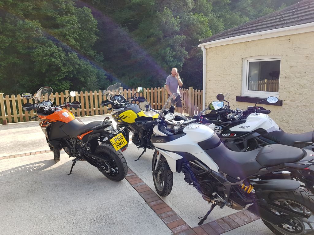 wearebrake's tweet image. Which one would you choose? 😍 Our comparison test is coming. 😎 #bikes #biketesting