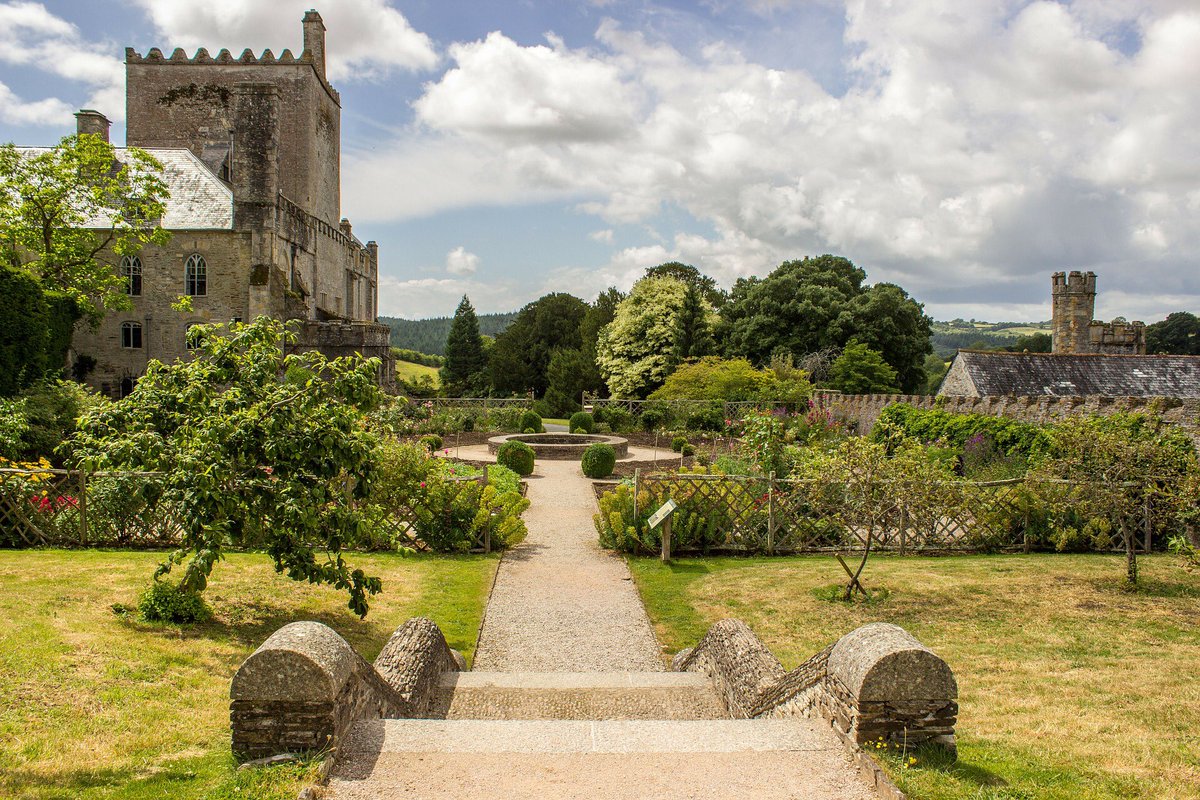TheOneRomance's tweet photo. Heading to #Dartmoor this weekend for a wonderful #proposal!
#romanceexperts #marryme #romance https://t.co/egZHeR1PbU