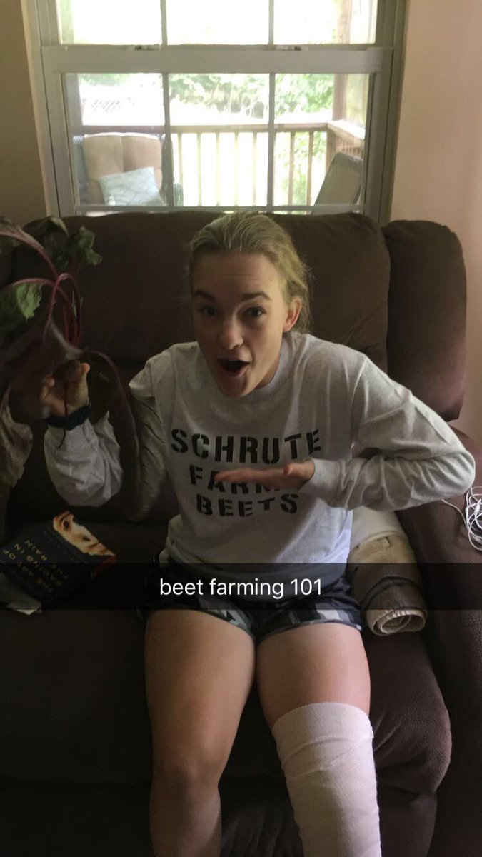 _morgwyn's tweet photo. i am a certified beet farmer. #schrutefarmsbeets #moneybeets https://t.co/qtfM3gf2Ah
