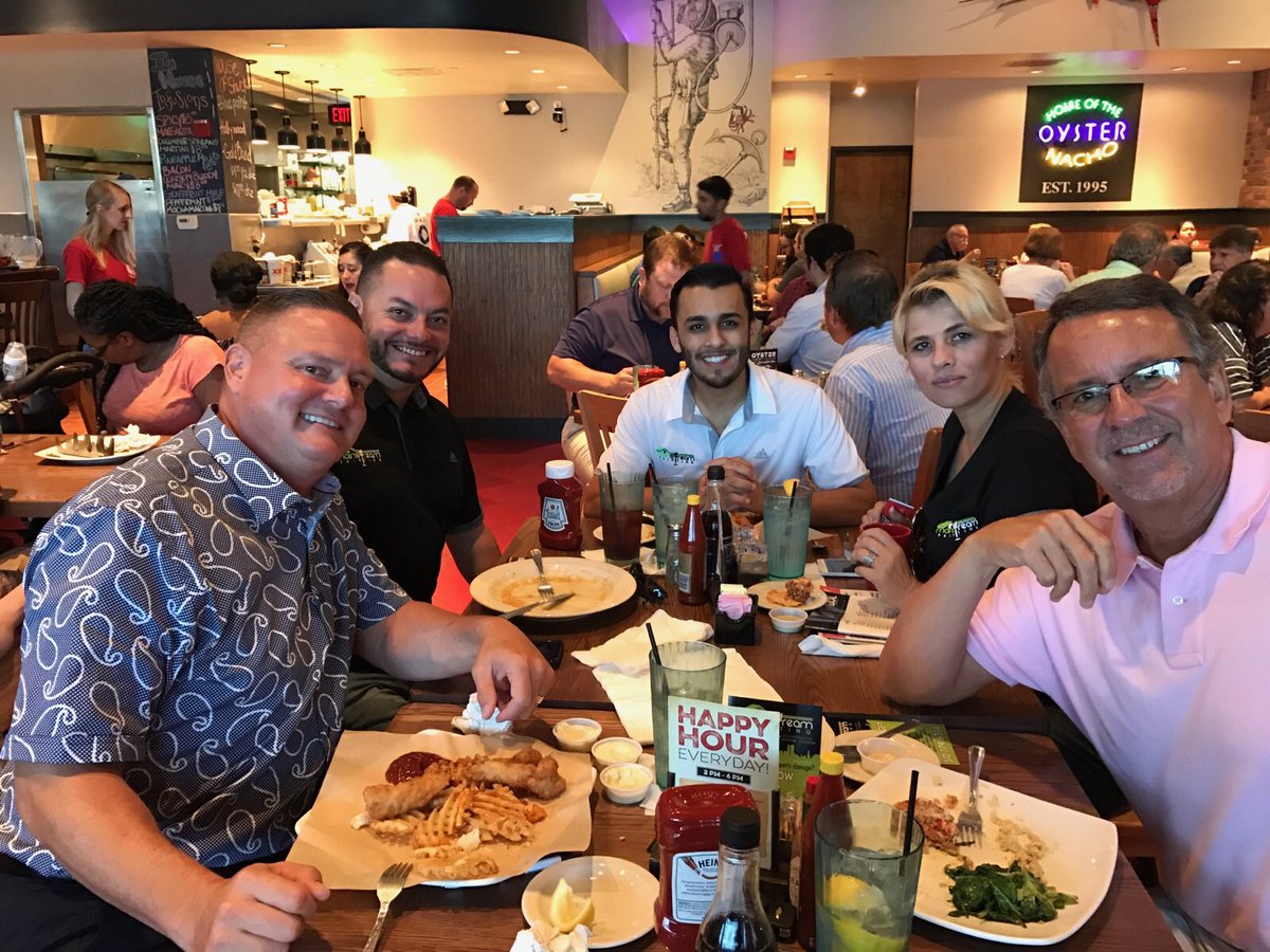 mainstreampaint's tweet photo. MainStream Painting LLC "San Antonio meeting with the guys from KTSA and The Local News. #MainStreamPainting #KTSA #TheLocalNews #Team https://t.co/MFF5sOlV3j