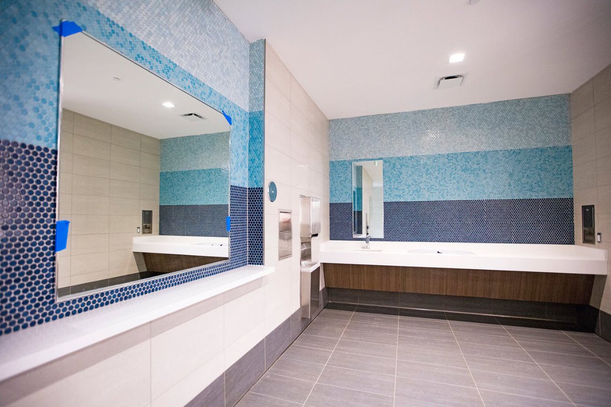 Fort Lauderdale Hollywood Int L Airport Fll The Water Bottle Refill Station And Bathrooms Are Just A Few Of The Fabulous Amenities In Store For You In Terminal 1 Concourse A T Co Torw4seggj