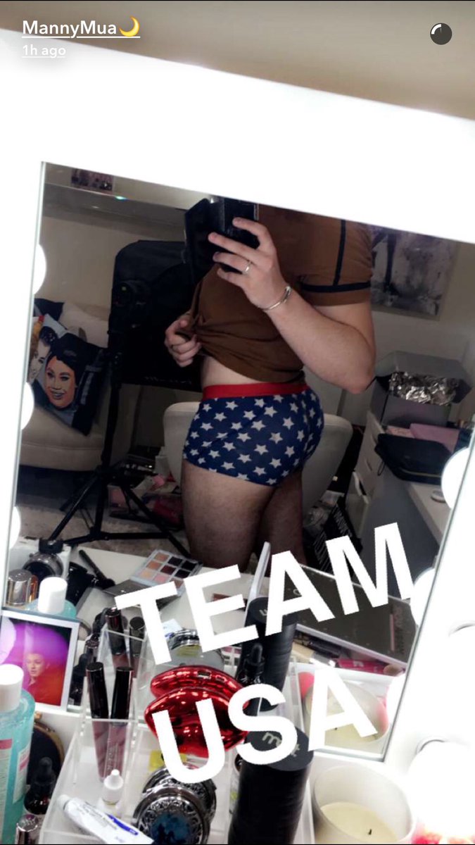 dramalamaoakley's tweet photo. Ok 2 things here @MannyMua733 1 what happened to your USA undies? And 2 your ass has definitely gotten bigger and better 😜🌙 https://t.co/1kmVxpSjoc