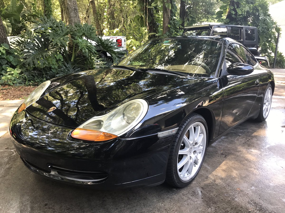 DetailingBricks's tweet photo. Both Porsches clean 💦 https://t.co/jRy89k3h9T