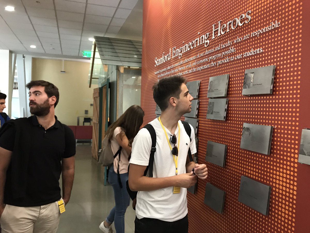 audicrea's tweet photo. Challengers ganadores del #AudiCreativityChallenge visitando la @Stanford university donde realizaran parte del proyecto #dipteam . https://t.co/1oPC1y0w2n