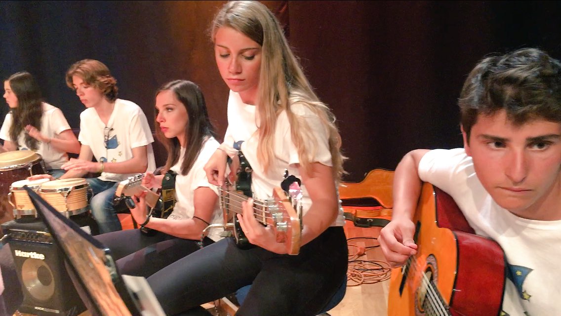 fran__san's tweet photo. Clausura del intercambio #erasmusic entre jóvenes de Italia y @AytoSanJavier1 programa @EUErasmusPlus @regiondemurcia @AdelaMCacha https://t.co/iaZvaMxcn2