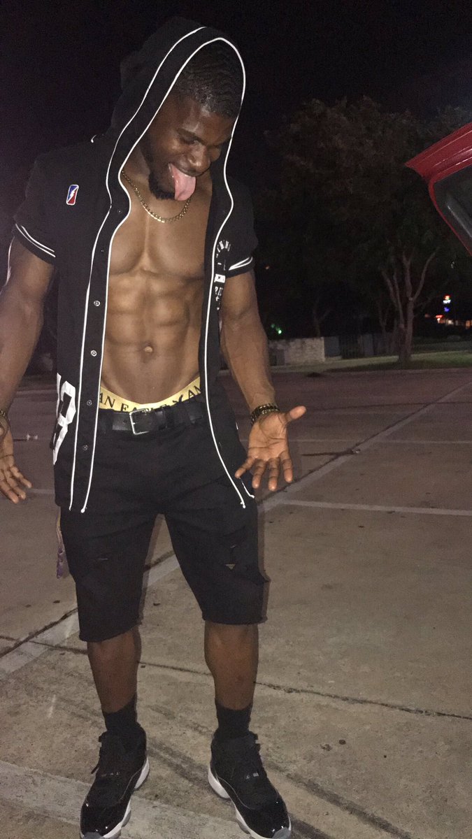 Qwik_Ace's tweet photo. She can be a big🤰🏾or a lil 💁🏾 a tall 🙋🏾or a short🤷🏾♀️we want them (•)(•), play wit Dat 😸... 😂🤦🏾♂️👈🏾*Neckroll emoji* #CatchingPlays https://t.co/zuf8Kr9VTv