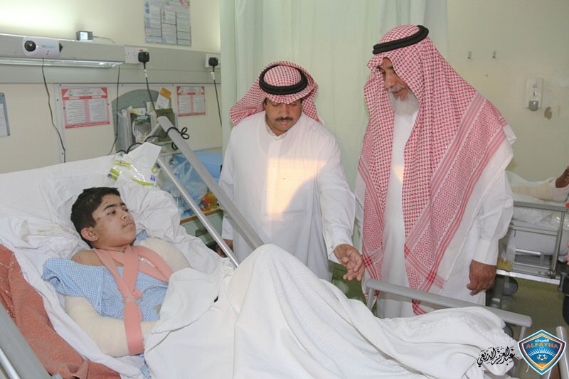 AlfayhaSC's tweet photo. إدارة النادي تزور الأطفال السوريين بعد الحادث المروري والذي تسبب بفقدانهم لوالديهم وثلاث شقيقات.
#الفيحاء 
https://t.co/piRaor9Os5 https://t.co/276NczE71n