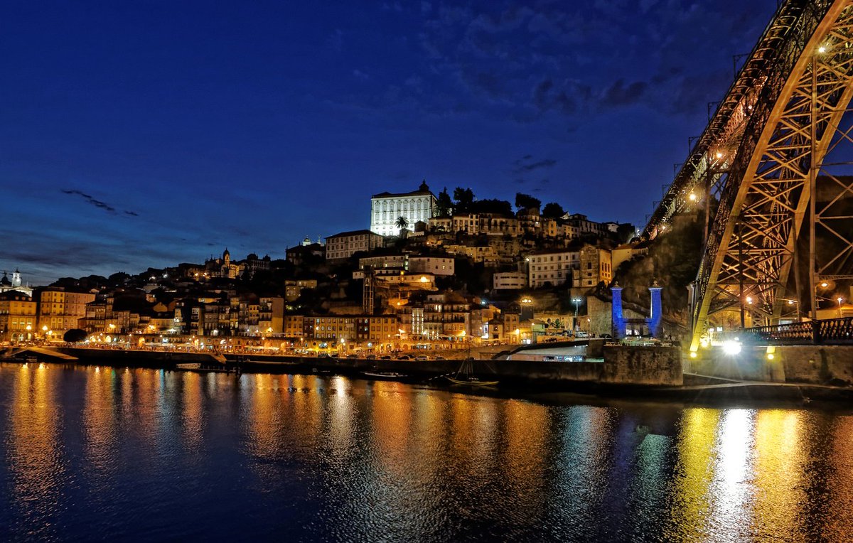 insideporto's tweet photo. See you tomorrow, Porto. Até amanhã, Porto. ❤️
#insideporto #night #cityatnight #insideportotours #douro #douroriver #porto #oporto https://t.co/yfhU0fwyYr