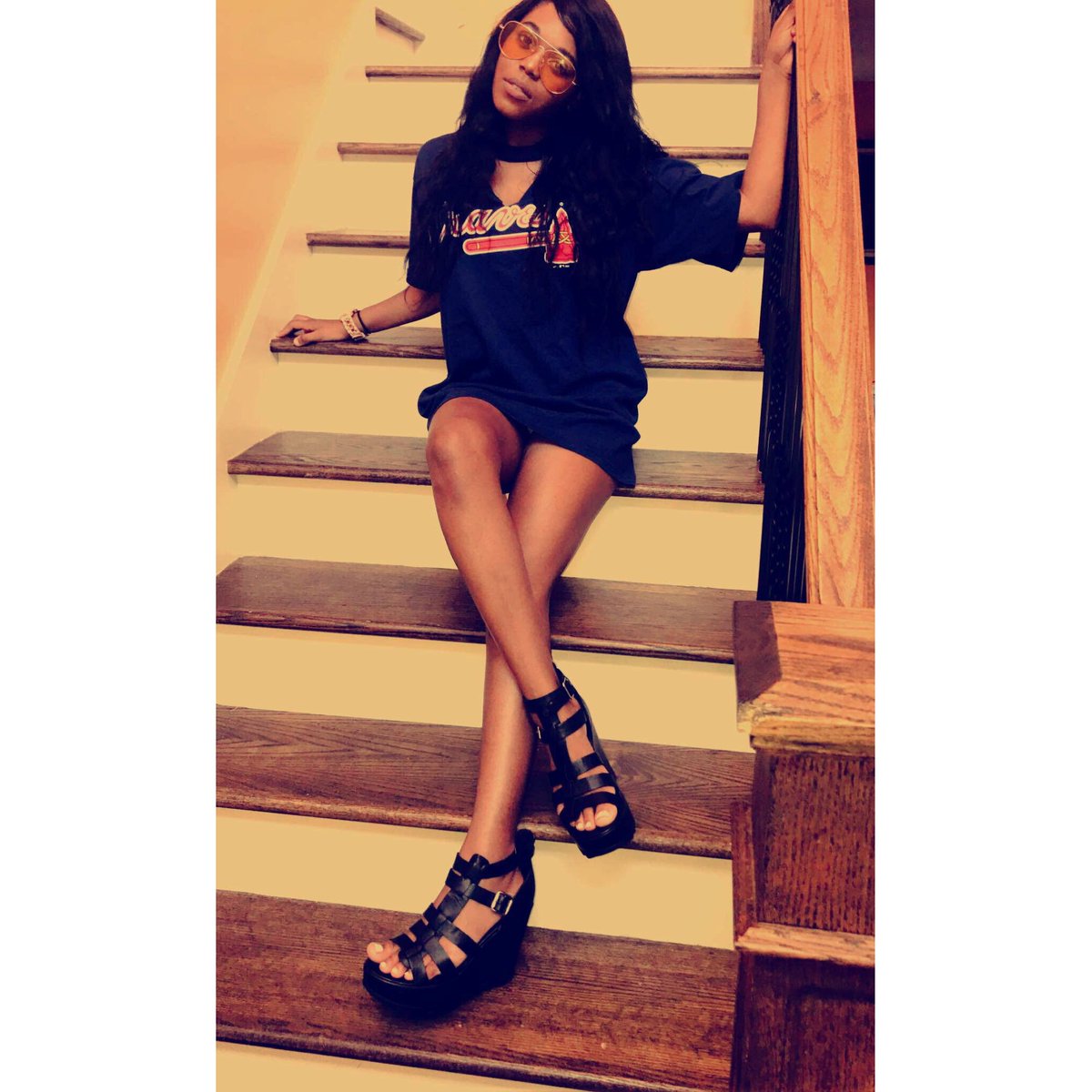KeyahJoseph's tweet photo. L E G S😎 #IndieStonerRap #WomenAreArt #post #womenofcolor @Atari_Jones https://t.co/BxSVuqvSn4